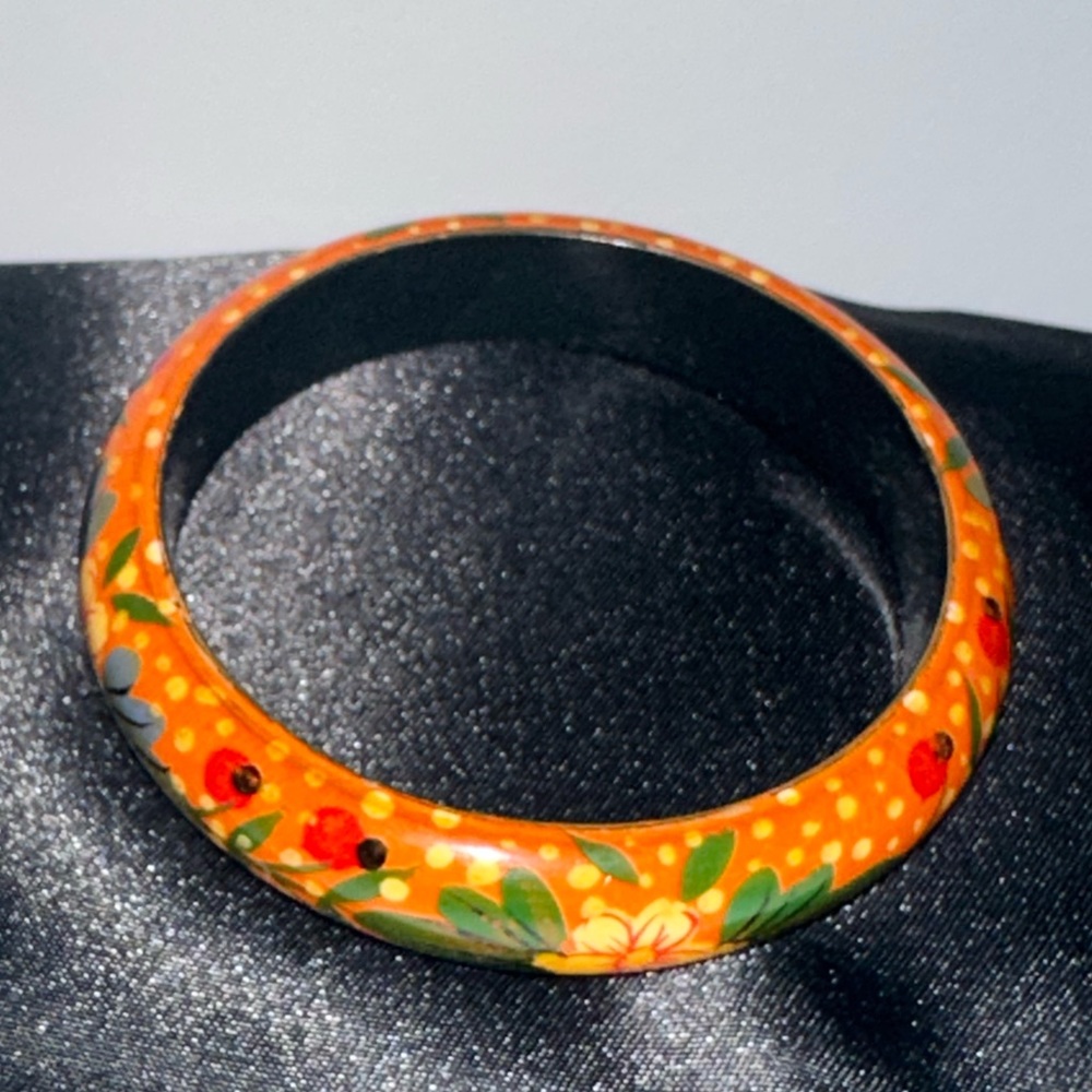 Vintage hand painted lacquered wooden bracelet - Picture 4 of 7